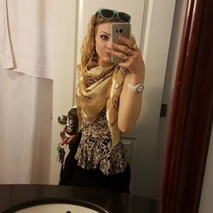 Meet your Posher, Kelly